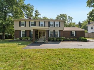 2911 Lee Rd, Shaker Heights, OH 44120
