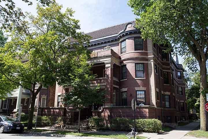 2nd image of 5700 S Blackstone Ave #Re1jextbj