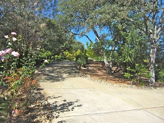 5th image of 810 Brown Dr