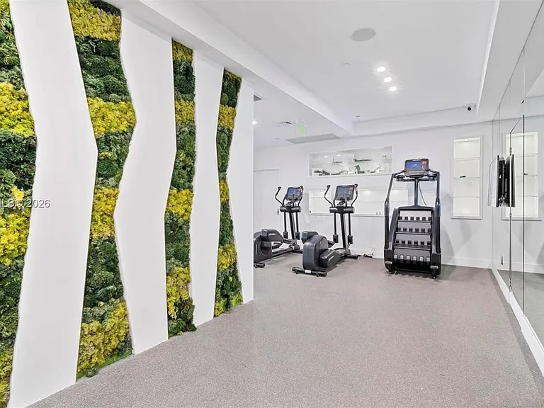 1100 Biscayne Blvd #4002 — Photo 32