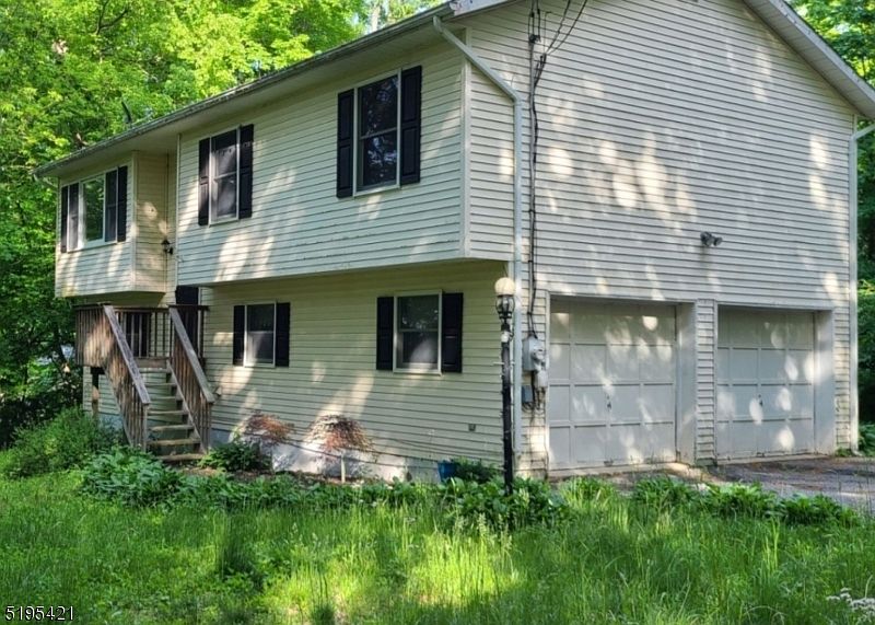1st image of 22 Tanglewood Dr