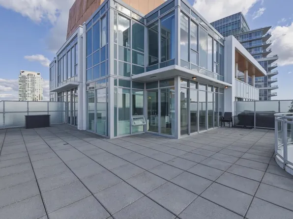 13303 Central Ave #2701, Surrey, BC V3T 0K6