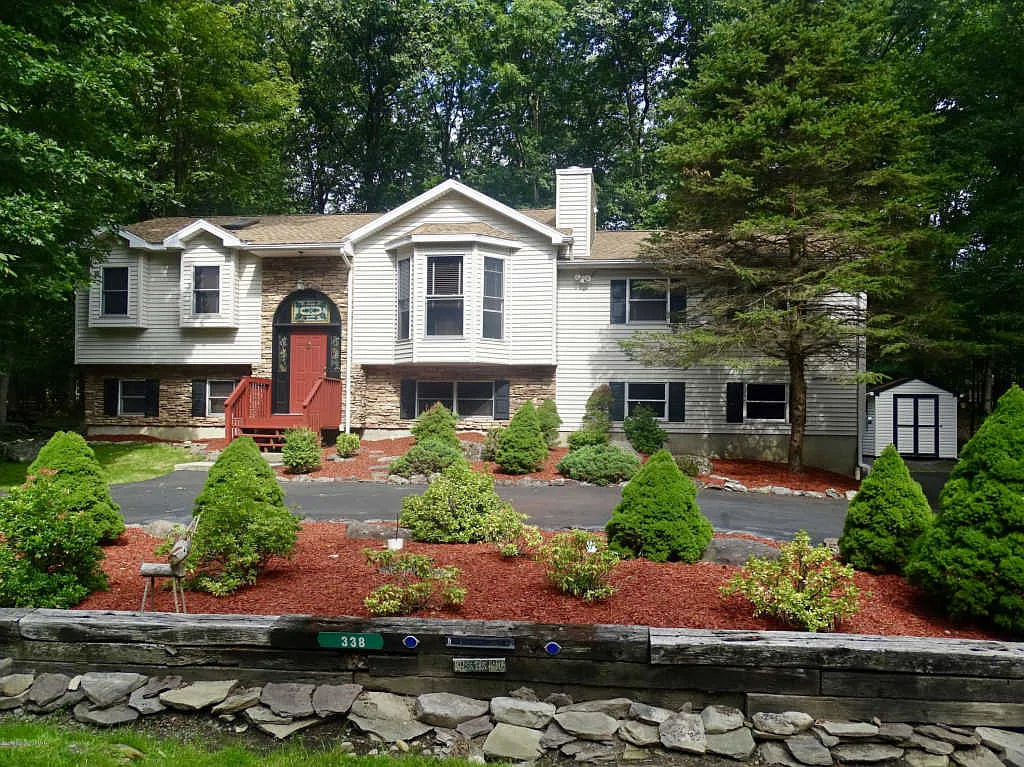 338 Fernwood Dr photo 1
