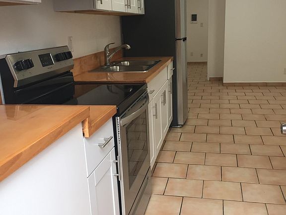 4th image of 3017 C St APT 5