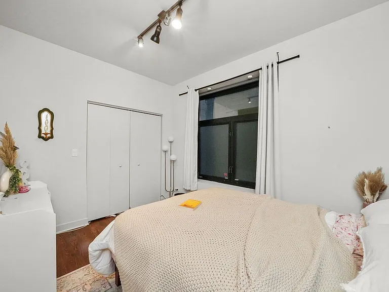 838 W Erie St #3W — Photo 12