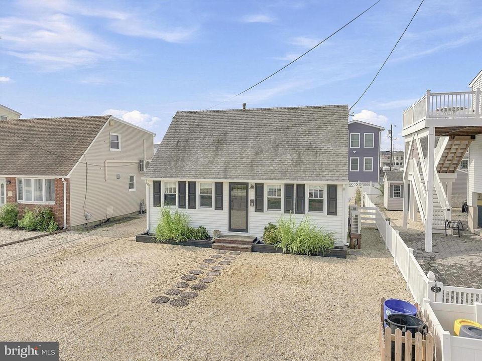 1st image of 18 W South 34th St