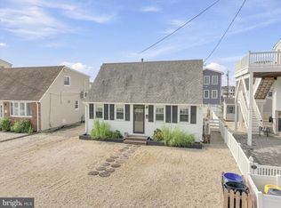 18 W South 34th St, Brant Beach, NJ 08008