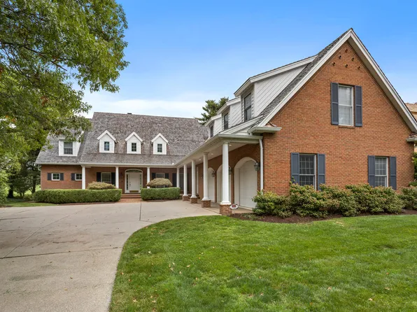 65 Greencroft Dr, Champaign, IL 61821