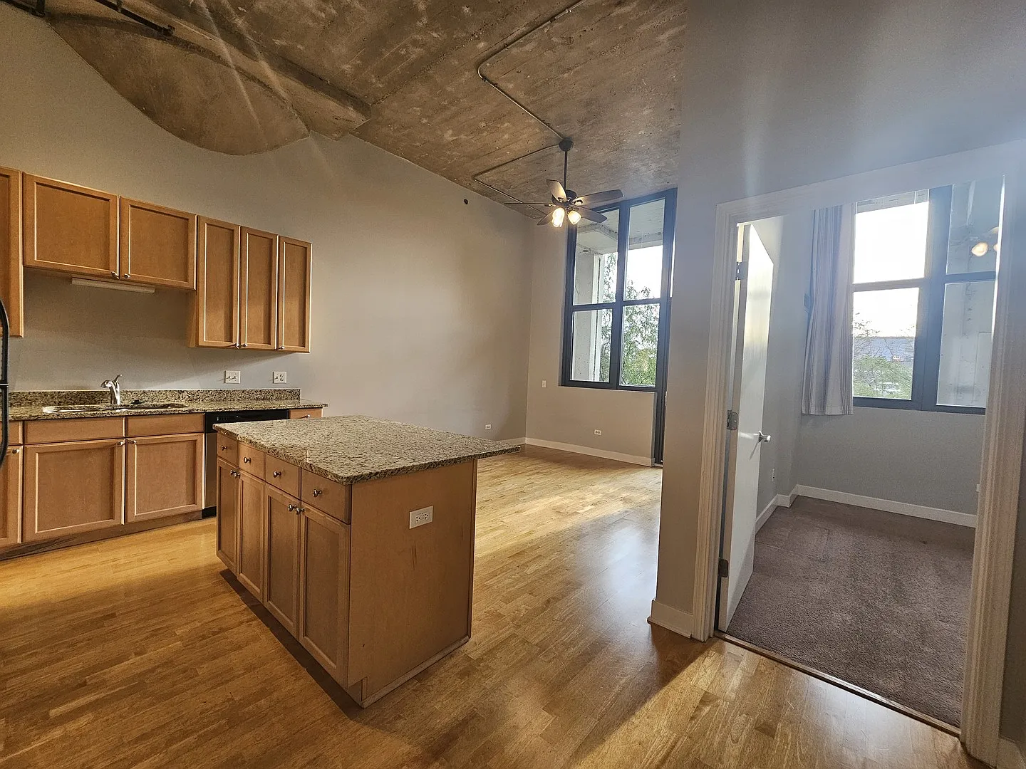 320 E 21st St — Photo 3