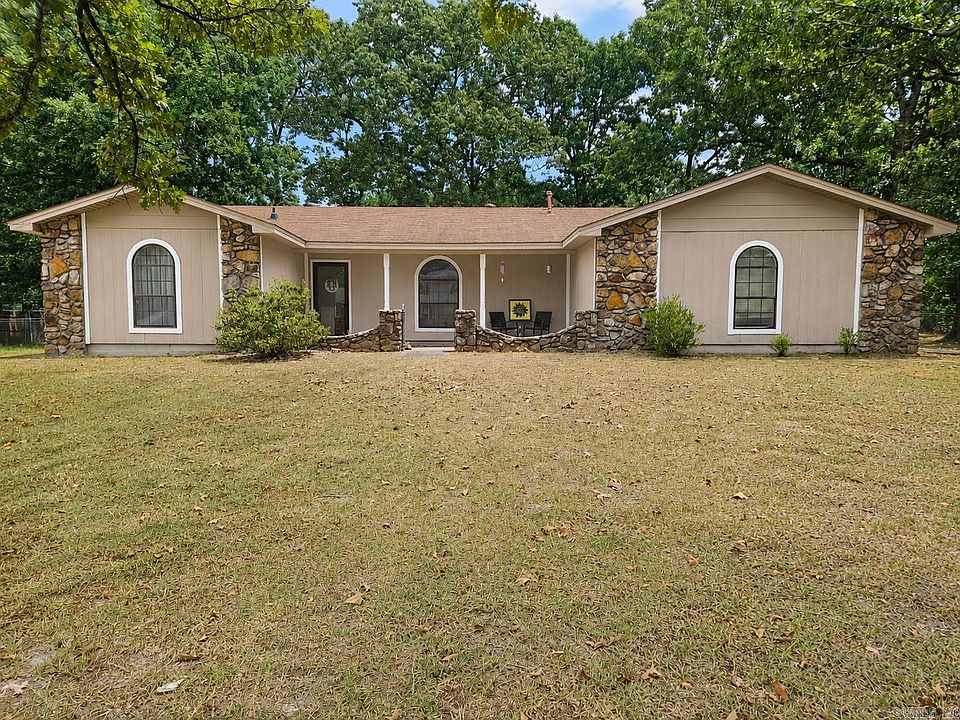 1st image of 923 Cara Jane Dr