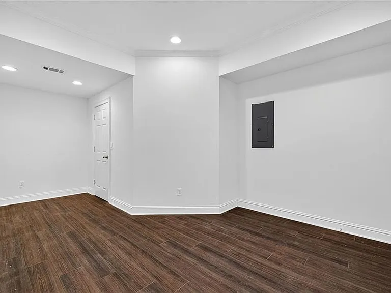 2063 Mason Mill Rd — Photo 37