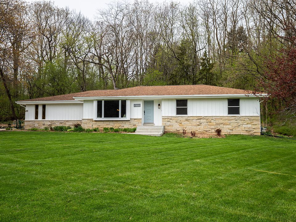 1st image of W277N1015 Woodside Dr