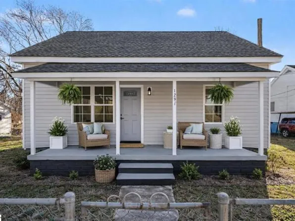 1231 Apalache St, Greer, SC 29651