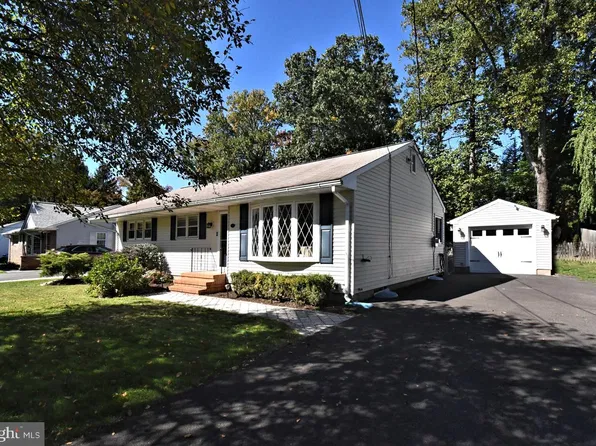 204 W Ferry Rd, Yardley, PA 19067