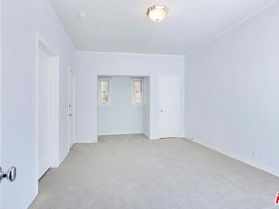 3rd image of 1206 Havenhurst Dr