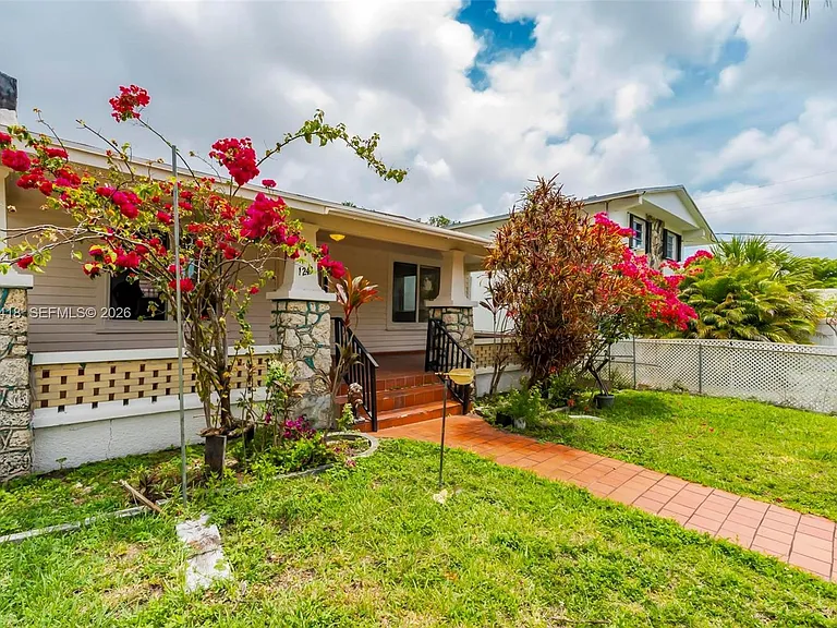 1243 SW 3rd St — Photo 53