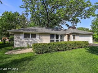 2412 Sunset Ln, Lindenhurst, IL 60046