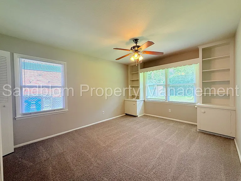 4534 E 39th St — Photo 16