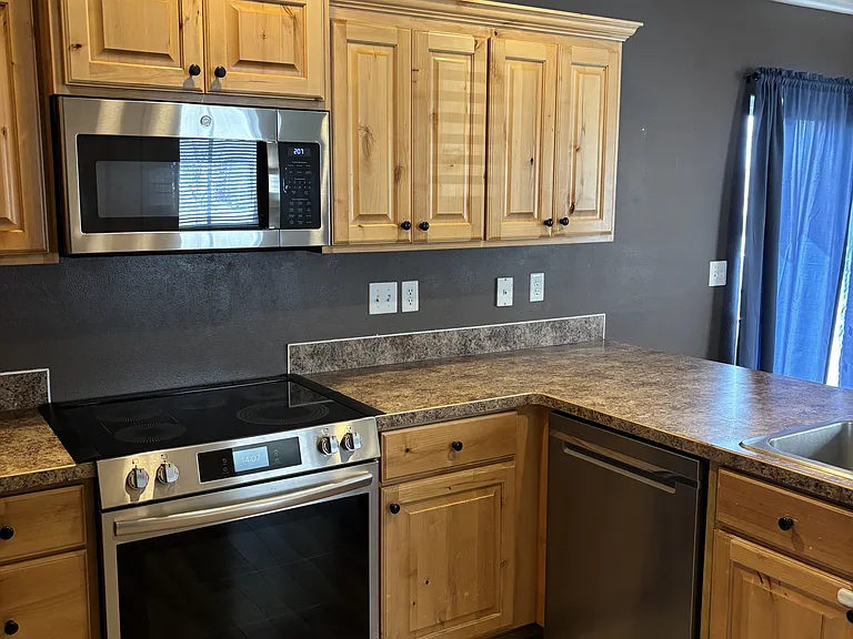 2075 Mary Dr — Photo 7