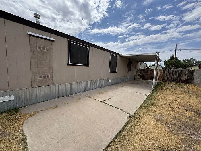 13729 W Maryland Ave — Photo 17