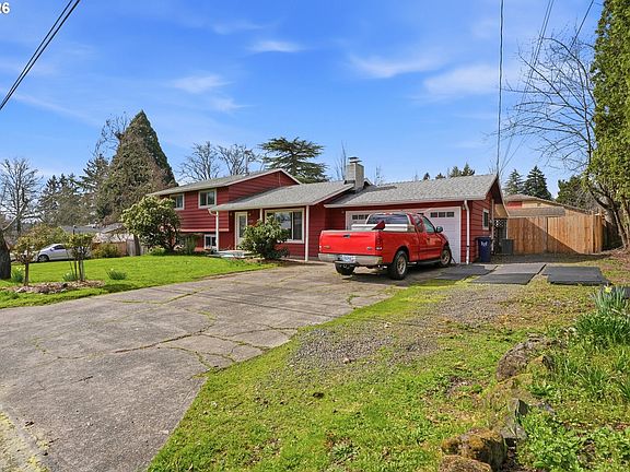 5th image of 4425 SW 202nd Ave