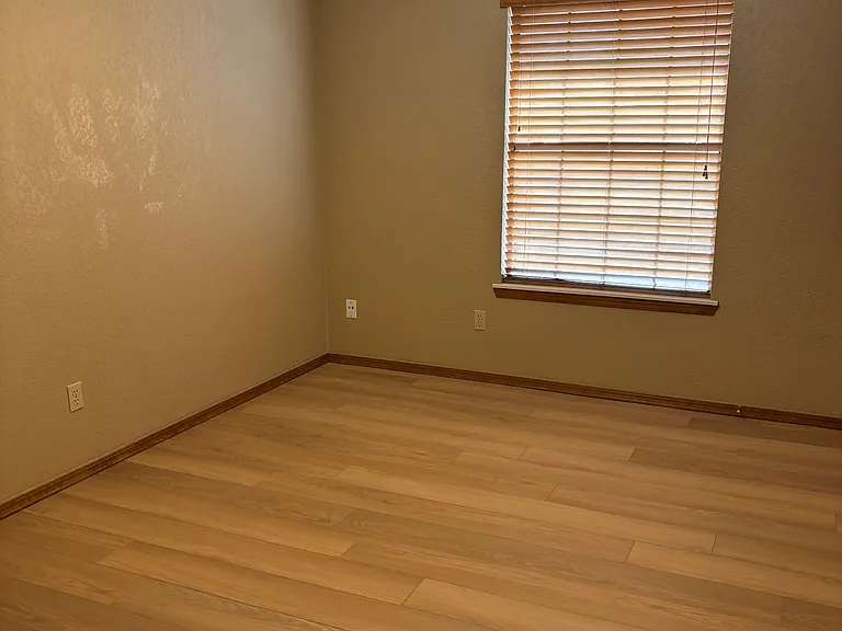 1112 SW 132nd Pl — Photo 18