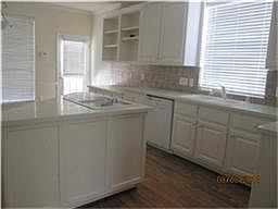 5th image of 4218 Oak Forest Dr