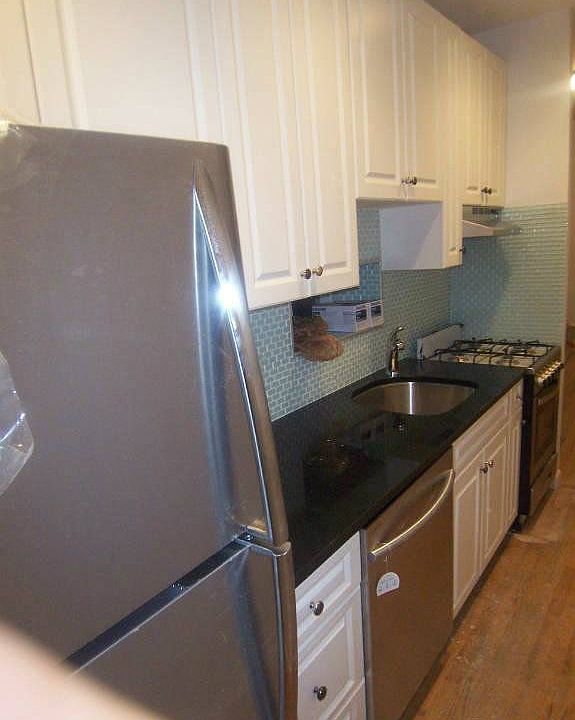 1st image of 325 E 93rd St APT 1W