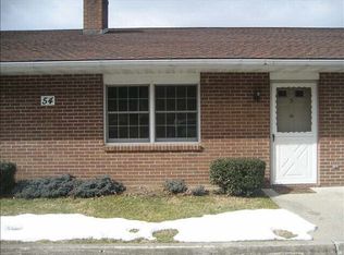 54 County House Rd APT 3, Millbrook, NY 12545