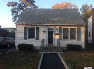 49 W 6th St, Patchogue, NY 11772