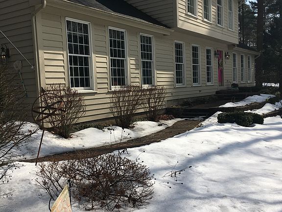 2nd image of 9 Heather Dr
