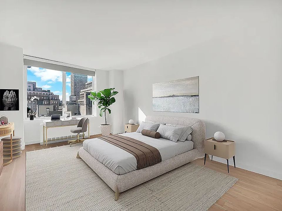 1st image of 70 W 37th St #917
