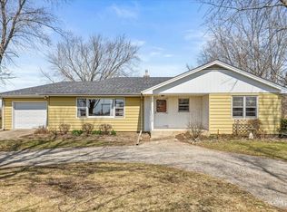 39W258 Seavey Rd, Batavia, IL 60510