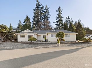 101 Ascot Ct, Sequim, WA 98382