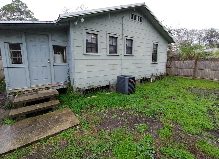 5605 Wesconnett Blvd — Photo 2