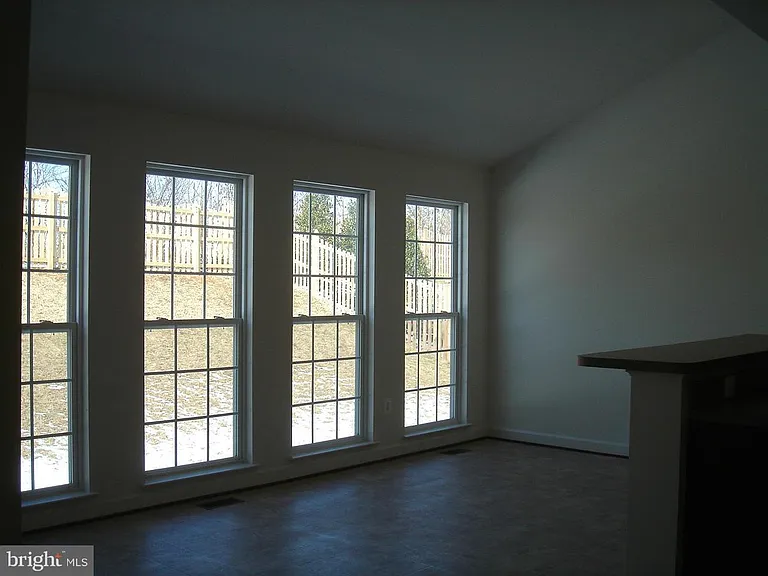 11225 Suffolk Dr — Photo 13