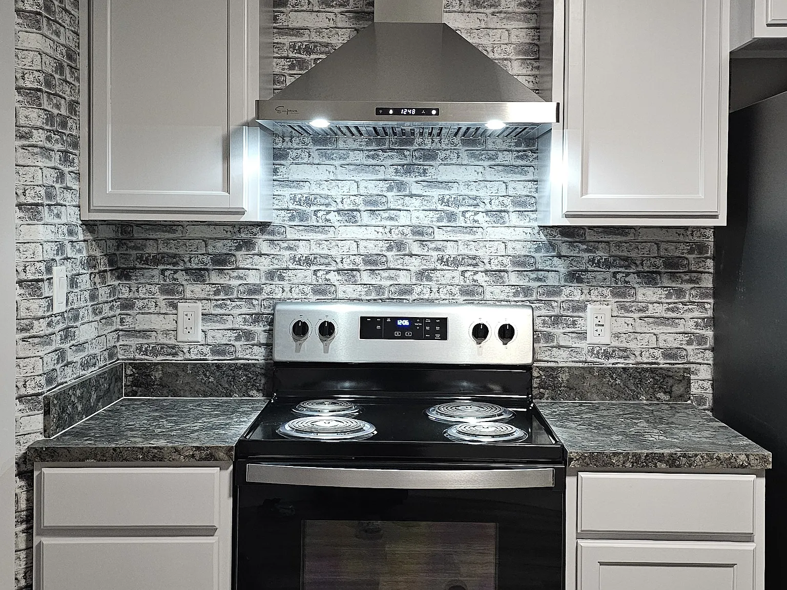 3 bed, 1250 sqft, $1,550 — Photo 3