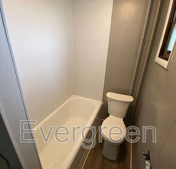 347 Washington St #LOWER — Photo 11