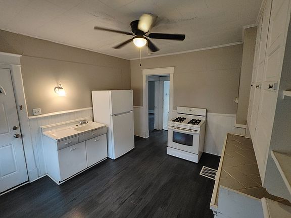 2nd image of 951 W 11th St #951W11E