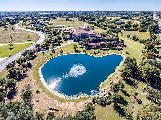 LaTroy Hawkins' house in Prosper, TX - Virtual Globetrotting