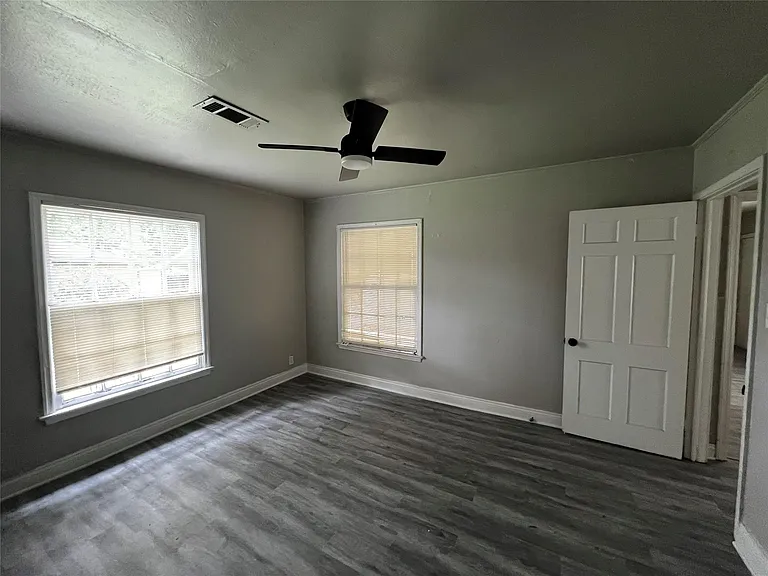 1220 Trinidad St — Photo 5