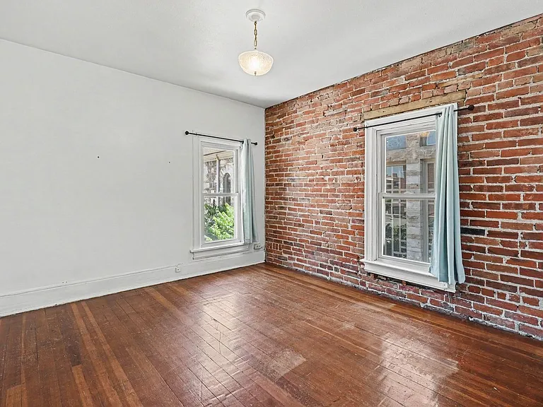 1428 N Lafayette St — Photo 8
