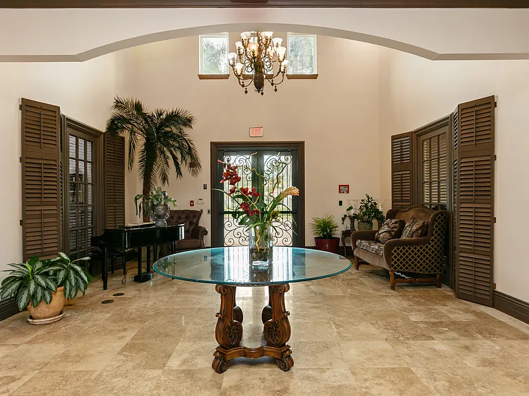 813 Villa Cir — Photo 15