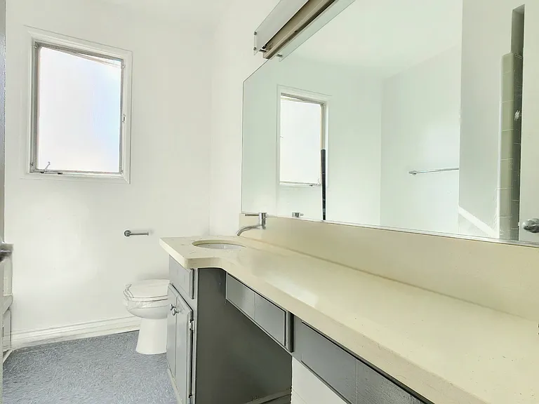 11676 Chenault Street — Photo 11
