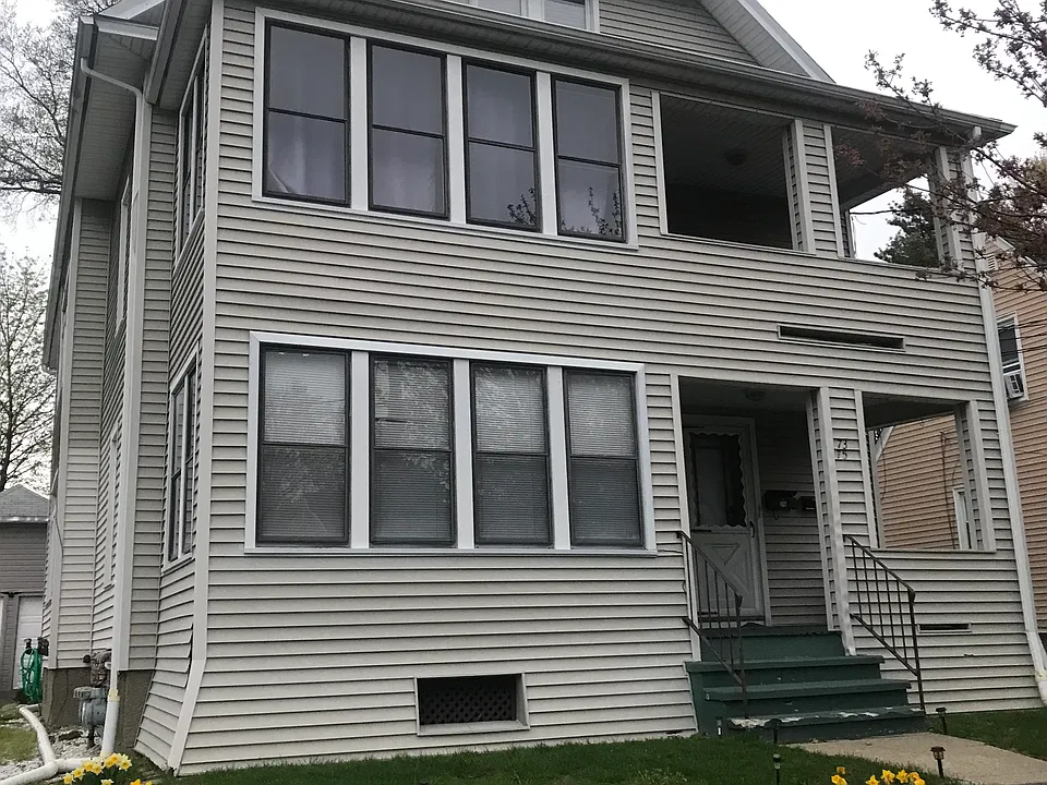 75 Noble St #2