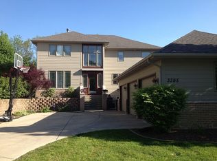3395 Hillside Ct, Woodridge, IL 60517