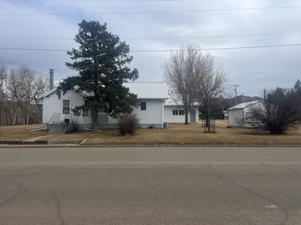 1003 S Taylor Ave, Glendive, MT 59330