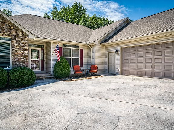 4th image of 126 Mountain View Dr