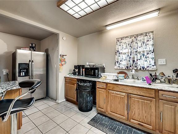 4th image of 5120 Queen Ann Dr