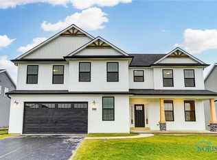 1003 Stoneleigh Rd, Perrysburg, OH 43551